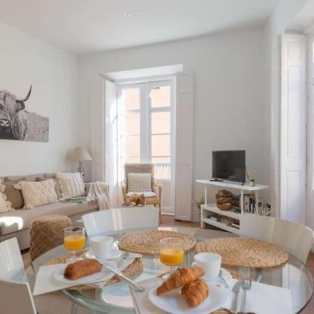 Chic Casa Cathedral At Calle Fresca 2-Bedroom Apartment In Malaga City Center Esterno foto
