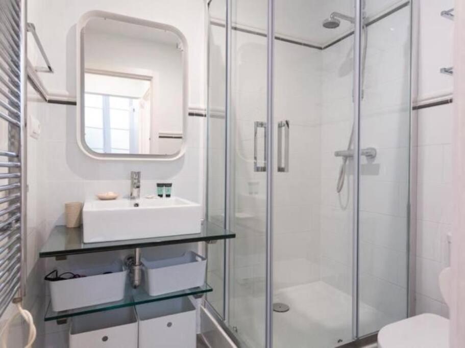 Chic Casa Cathedral At Calle Fresca 2-Bedroom Apartment In Malaga City Center Esterno foto