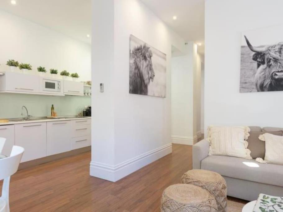 Chic Casa Cathedral At Calle Fresca 2-Bedroom Apartment In Malaga City Center Esterno foto