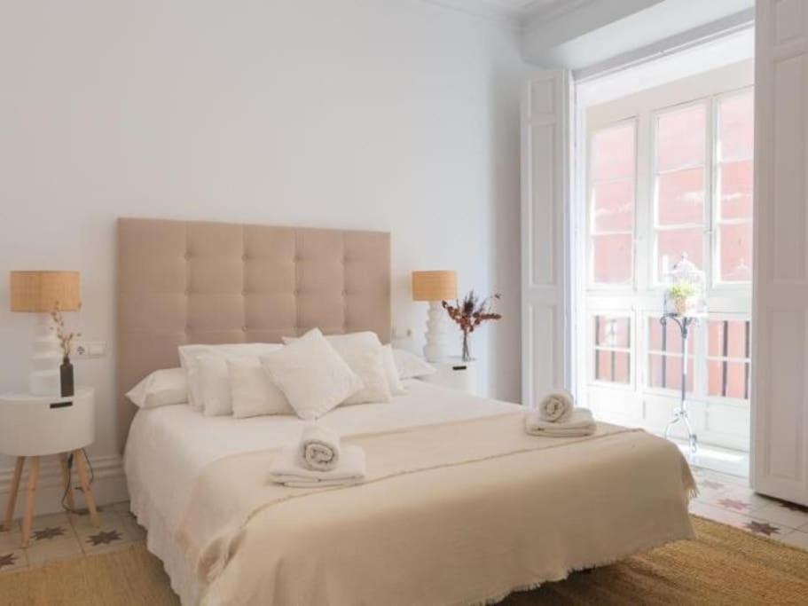 Chic Casa Cathedral At Calle Fresca 2-Bedroom Apartment In Malaga City Center Esterno foto