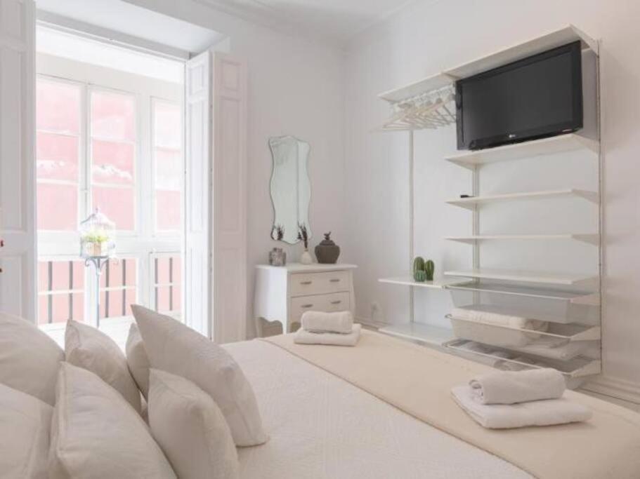 Chic Casa Cathedral At Calle Fresca 2-Bedroom Apartment In Malaga City Center Esterno foto