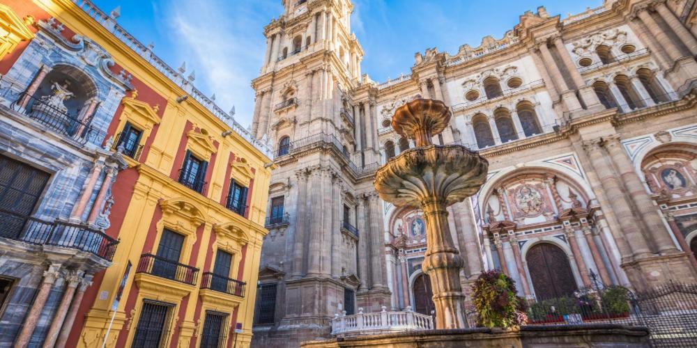 Chic Casa Cathedral At Calle Fresca 2-Bedroom Apartment In Malaga City Center Esterno foto